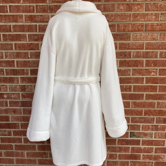 DKNY Ivory White Plush Logo Short Robe - Picture 2 of 6